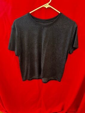 Lulu's Black Short Sleeve Subtle Wave Tee